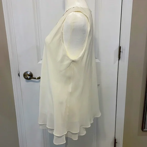 Cream sleeveless dress blouse w/detachable necklace.  Size L, never worn. - Picture 3 of 5
